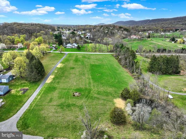 6491 PARKWAY E, Harrisburg, PA 17112