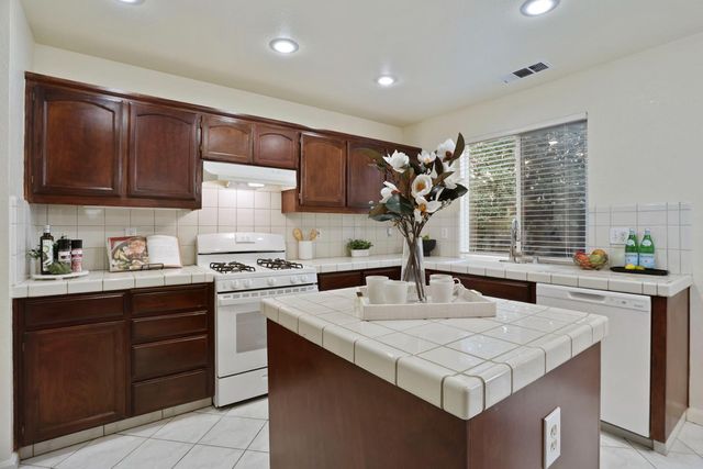 3105 Autumn Chase Cir, Stockton, CA 95219