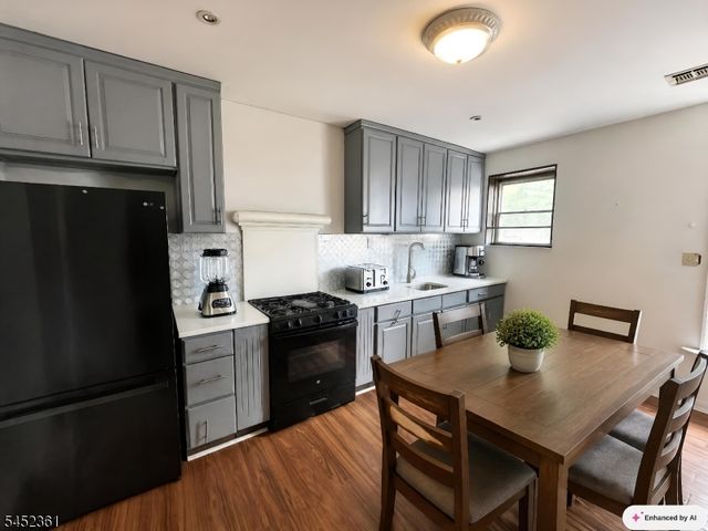 60 Oak Street, Jersey City, NJ 07304