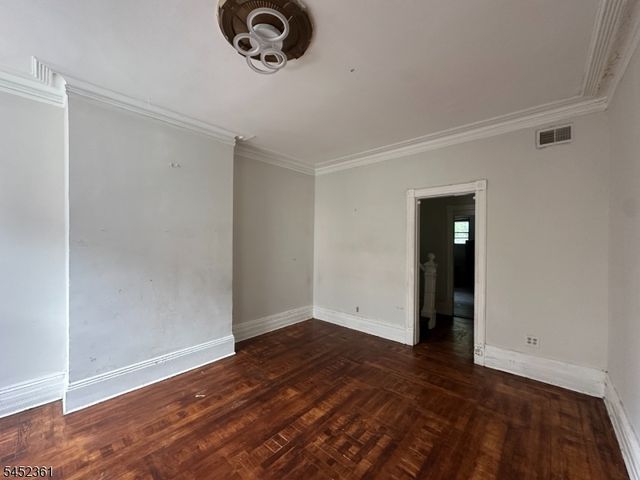 60 Oak Street, Jersey City, NJ 07304