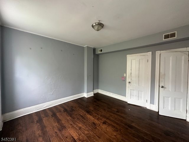 60 Oak Street, Jersey City, NJ 07304
