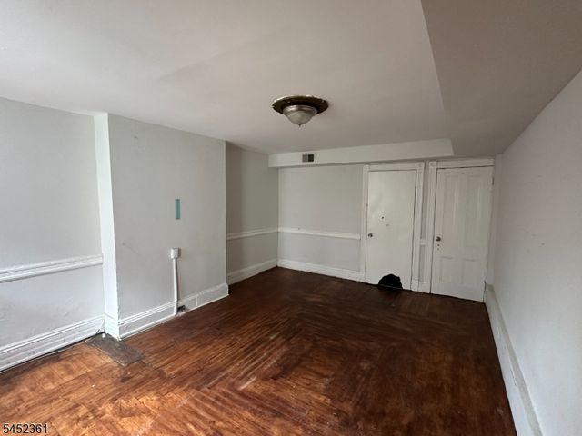 60 Oak Street, Jersey City, NJ 07304