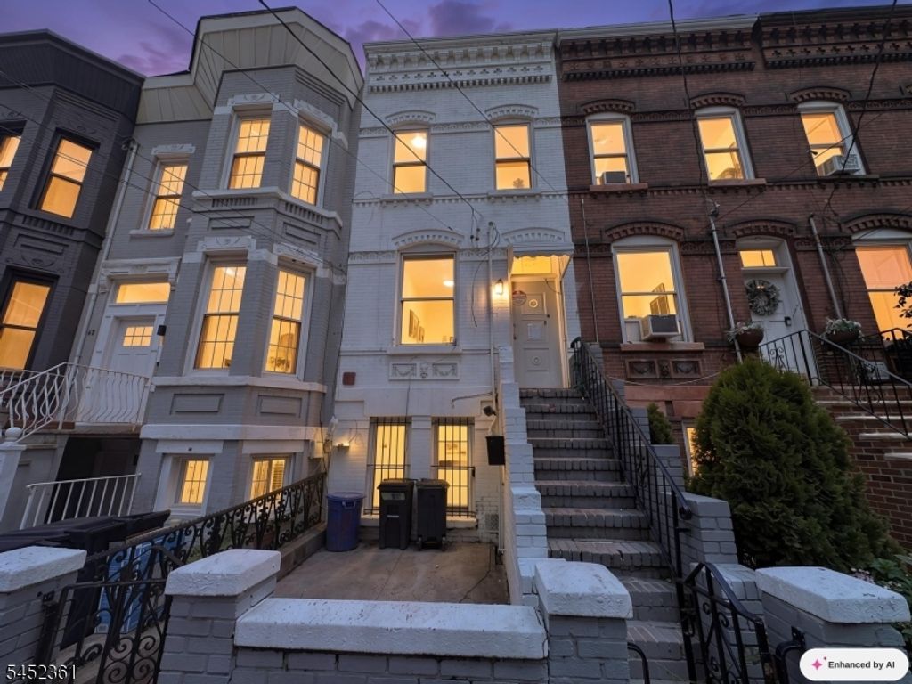 60 Oak Street, Jersey City, NJ 07304