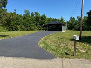 479 Horseshoe Bend Rd, Linden, TN 37096