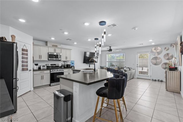 4915 Chidlaw Avenue 3, Las Vegas, NV 89115
