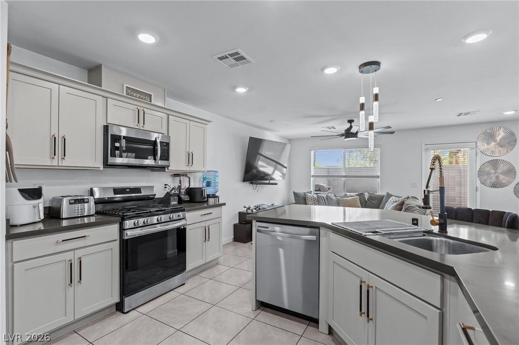 4915 Chidlaw Avenue 3, Las Vegas, NV 89115