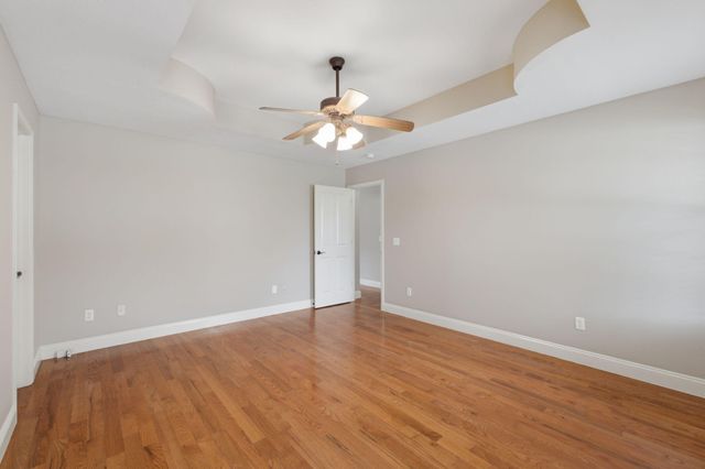 889 W Crestwood Street, Nixa, MO 65714