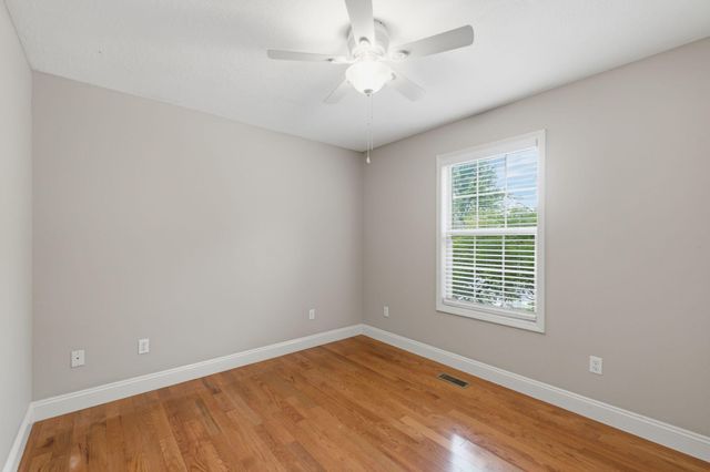 889 W Crestwood Street, Nixa, MO 65714