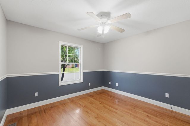 889 W Crestwood Street, Nixa, MO 65714