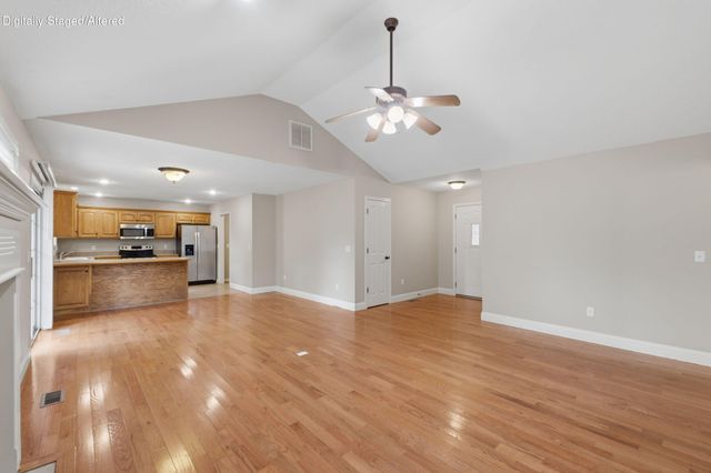 889 W Crestwood Street, Nixa, MO 65714