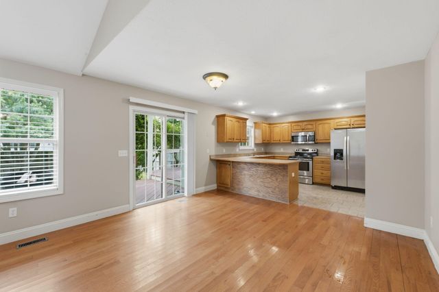 889 W Crestwood Street, Nixa, MO 65714