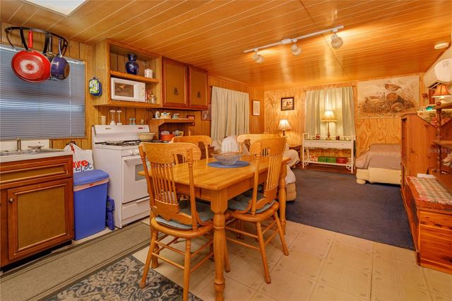 1909 N LAKEWOOD AVENUE, Ocoee, FL 34761