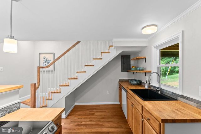 2303 W HOOVER RD, Haywood, VA 22722