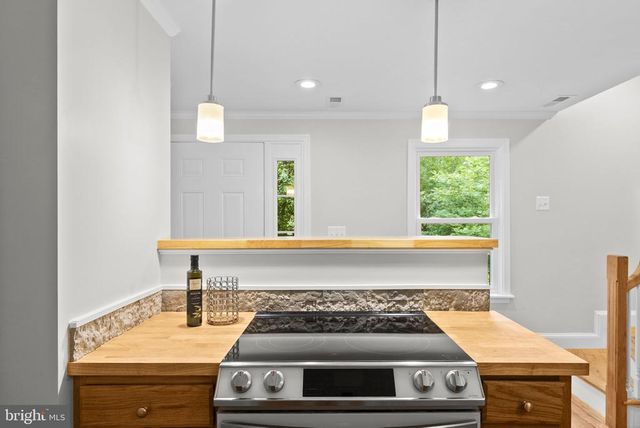 2303 W HOOVER RD, Haywood, VA 22722