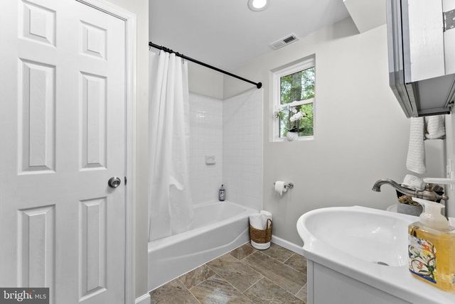 2303 W HOOVER RD, Haywood, VA 22722