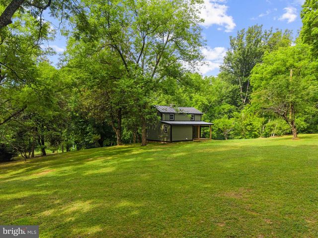 2303 W HOOVER RD, Haywood, VA 22722