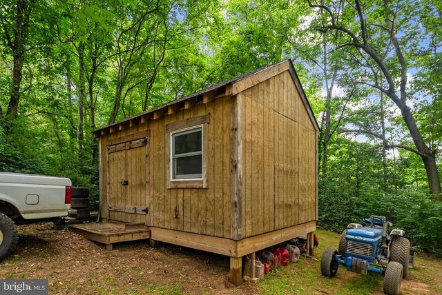 2303 W HOOVER RD, Haywood, VA 22722