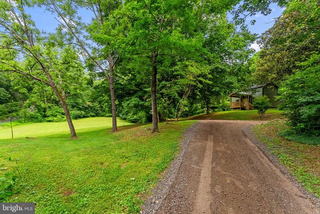 2303 W HOOVER RD, Haywood, VA 22722