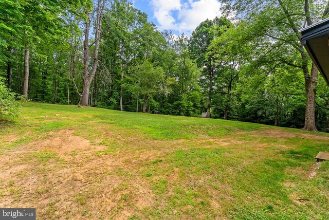 2303 W HOOVER RD, Haywood, VA 22722
