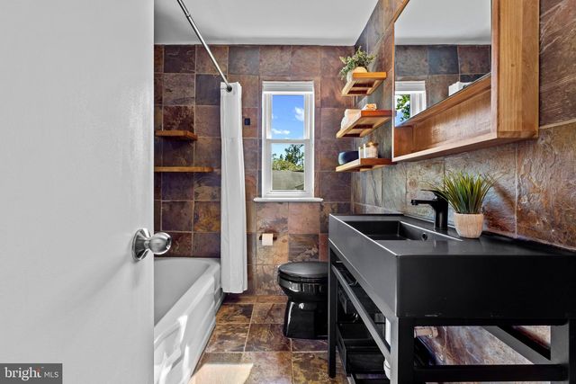 1108 VASSAR RD, Alexandria, VA 22314