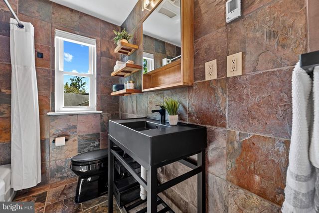 1108 VASSAR RD, Alexandria, VA 22314