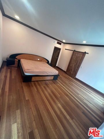 14569 Benefit Street 102, Sherman Oaks, CA 91403