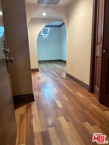 14569 Benefit Street 102, Sherman Oaks, CA 91403