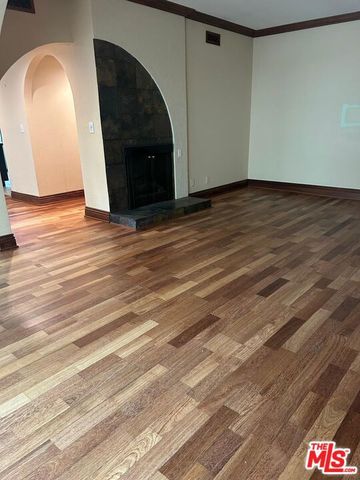 14569 Benefit Street 102, Sherman Oaks, CA 91403
