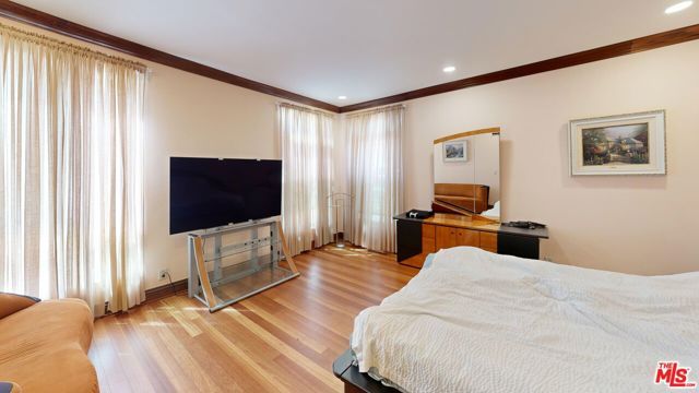 14569 Benefit Street 102, Sherman Oaks, CA 91403