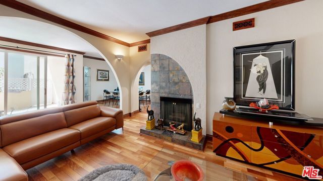 14569 Benefit Street 102, Sherman Oaks, CA 91403
