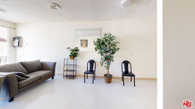 14569 Benefit Street 102, Sherman Oaks, CA 91403