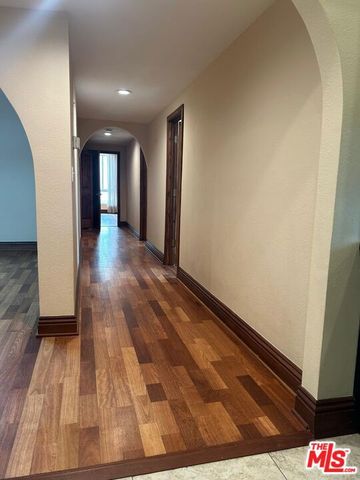 14569 Benefit Street 102, Sherman Oaks, CA 91403