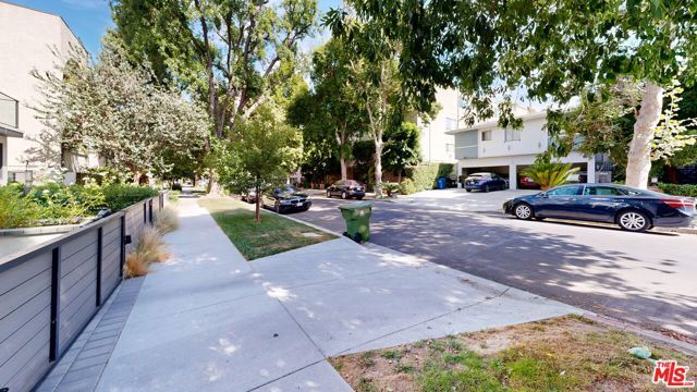 14569 Benefit Street 102, Sherman Oaks, CA 91403