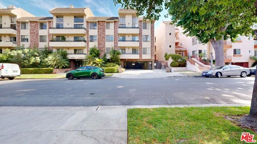 14569 Benefit Street 102, Sherman Oaks, CA 91403