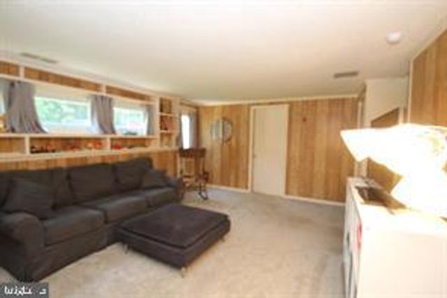 22 CAROLE RD, Newark, DE 19713