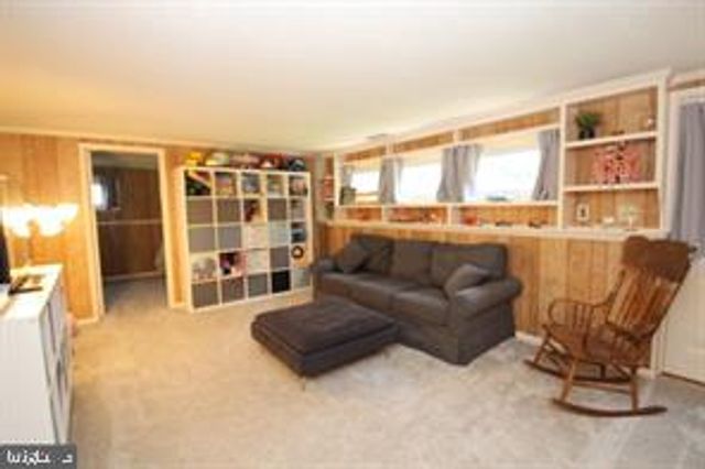 22 CAROLE RD, Newark, DE 19713