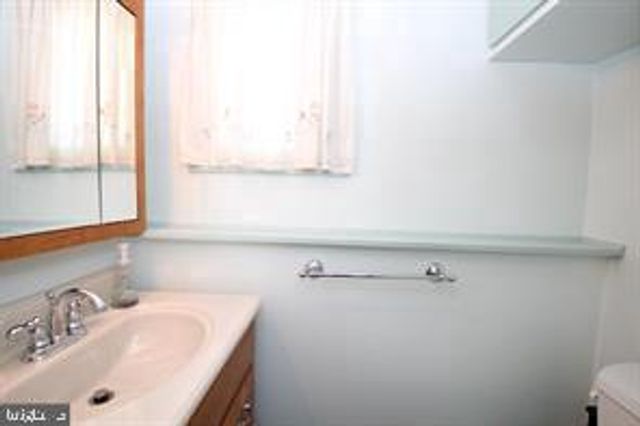 22 CAROLE RD, Newark, DE 19713