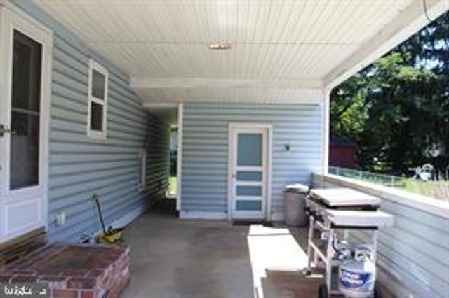 22 CAROLE RD, Newark, DE 19713