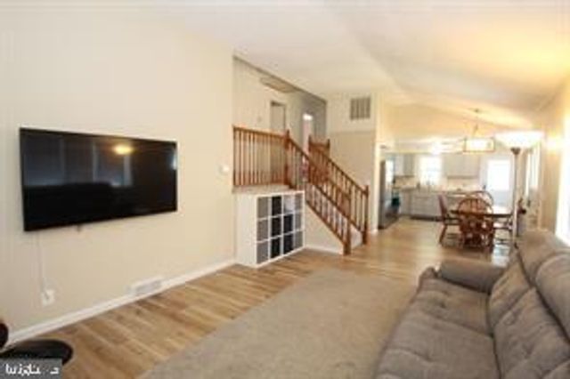 22 CAROLE RD, Newark, DE 19713