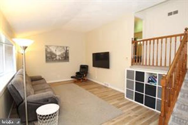 22 CAROLE RD, Newark, DE 19713