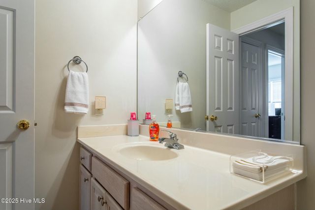 414 Albemarle Boulevard Apt 15a, Hertford, NC 27944