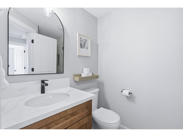 21050 S MOSSY ROCK Ct, Oregon City, OR 97045