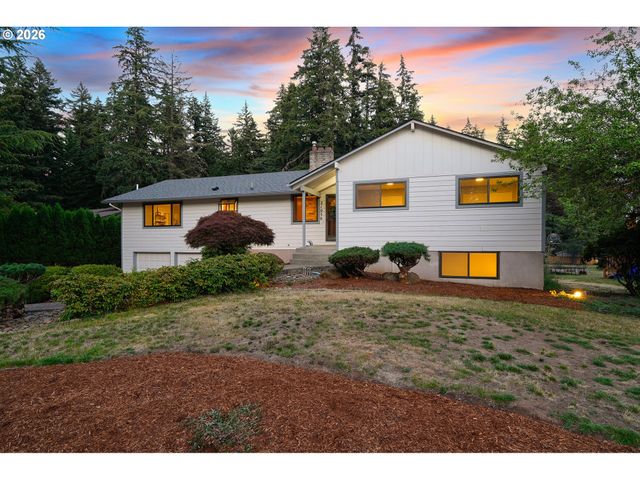 21050 S MOSSY ROCK Ct, Oregon City, OR 97045