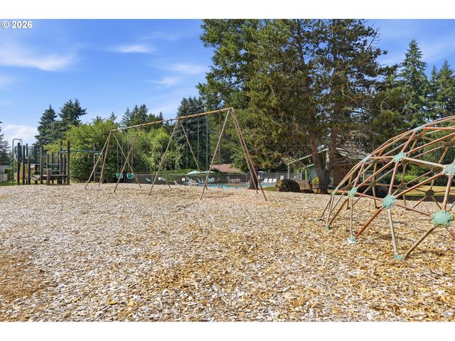 21050 S MOSSY ROCK Ct, Oregon City, OR 97045