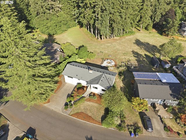 21050 S MOSSY ROCK Ct, Oregon City, OR 97045