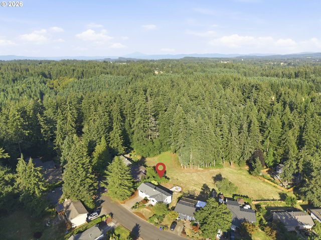21050 S MOSSY ROCK Ct, Oregon City, OR 97045