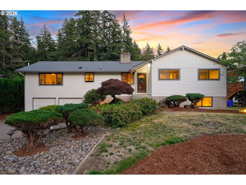21050 S MOSSY ROCK Ct, Oregon City, OR 97045