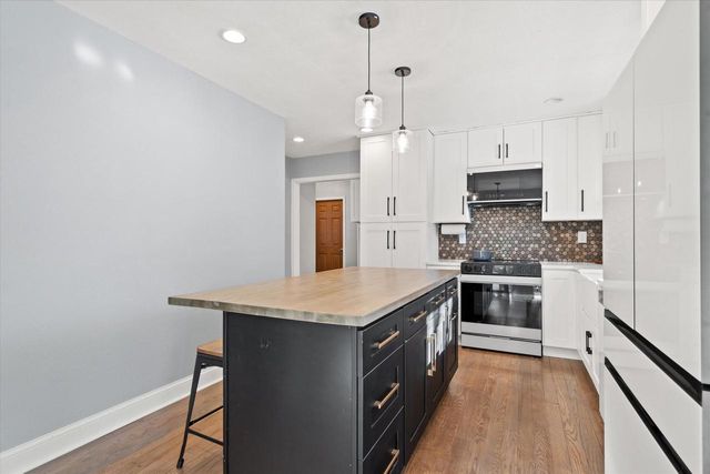 305 Sunny LANE, Thiensville, WI 53092