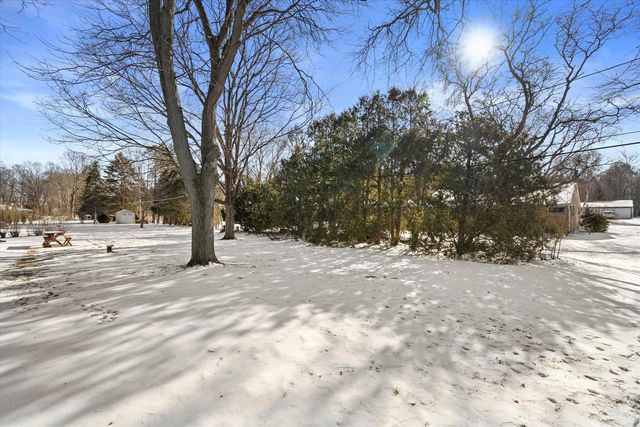305 Sunny LANE, Thiensville, WI 53092