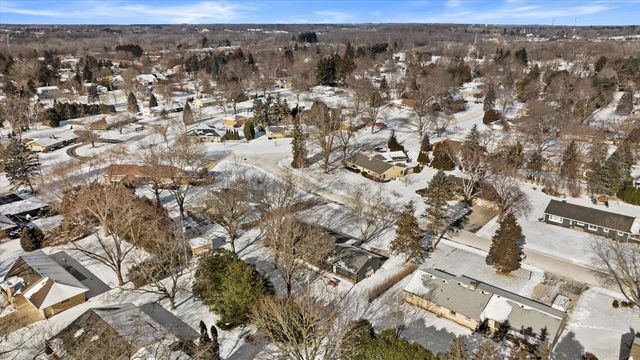 305 Sunny LANE, Thiensville, WI 53092